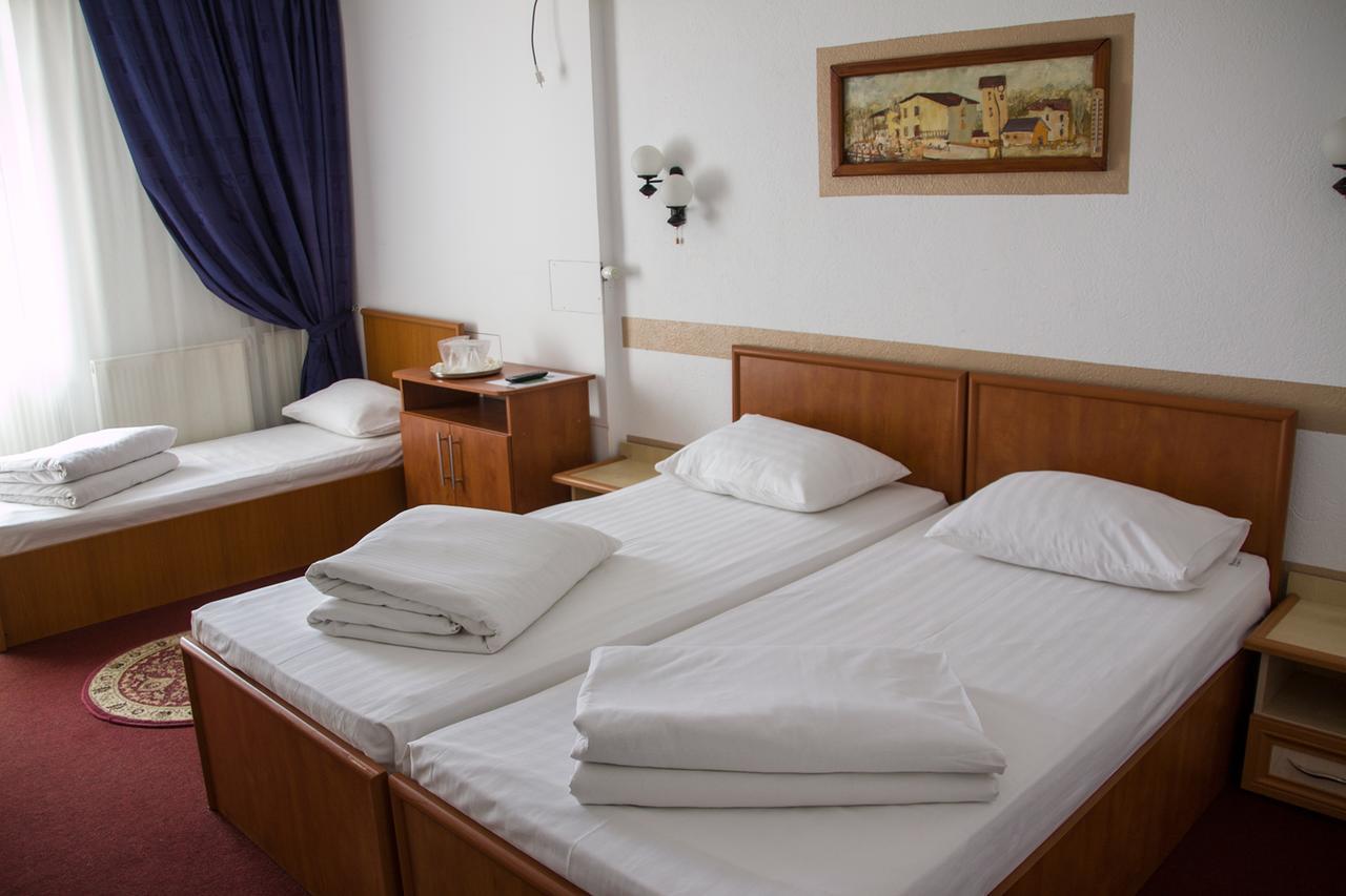 Hotel T23 Iasi Buitenkant foto